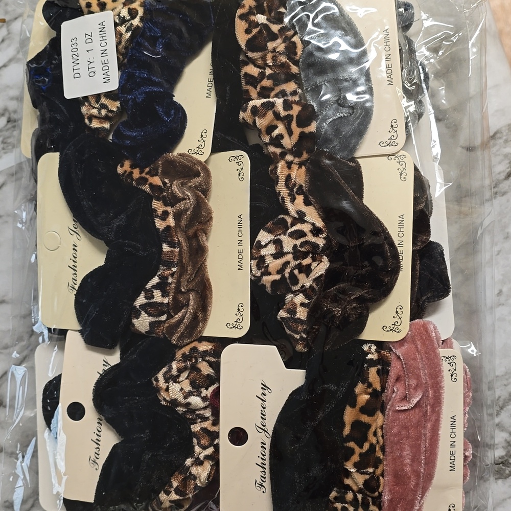 Fashion Jewelry Hair Scrunchies Set - Pink, Leopard, Black